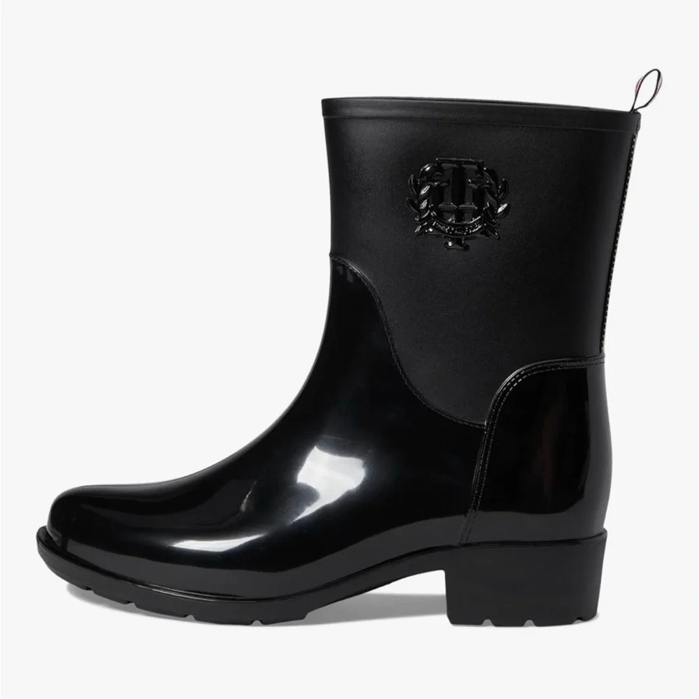 New Tommy Hilfiger Women's Kraig Rain Narrow Boots size 8